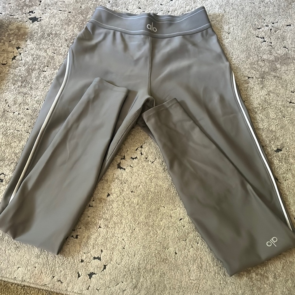 ALO YOGO SIDE STRIPED LEGGINGS